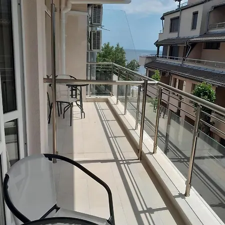 аурелия бей Hotell *