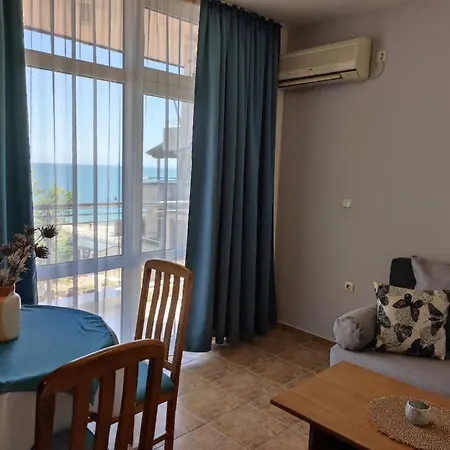 аурелия бей Hotell Ravda